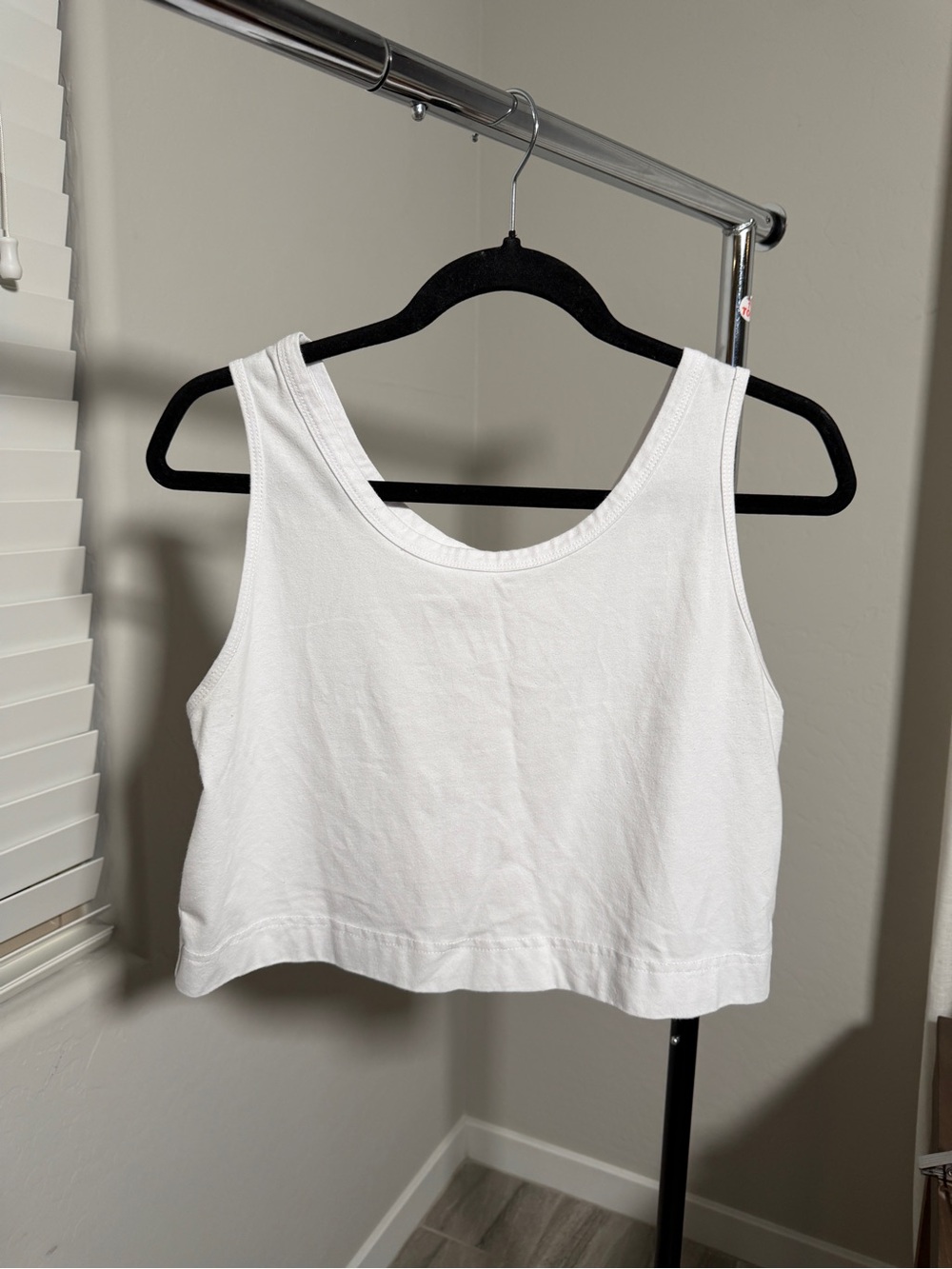 Amazon White Cropped Tank Top - Women's Sleeveless Scoop Neck